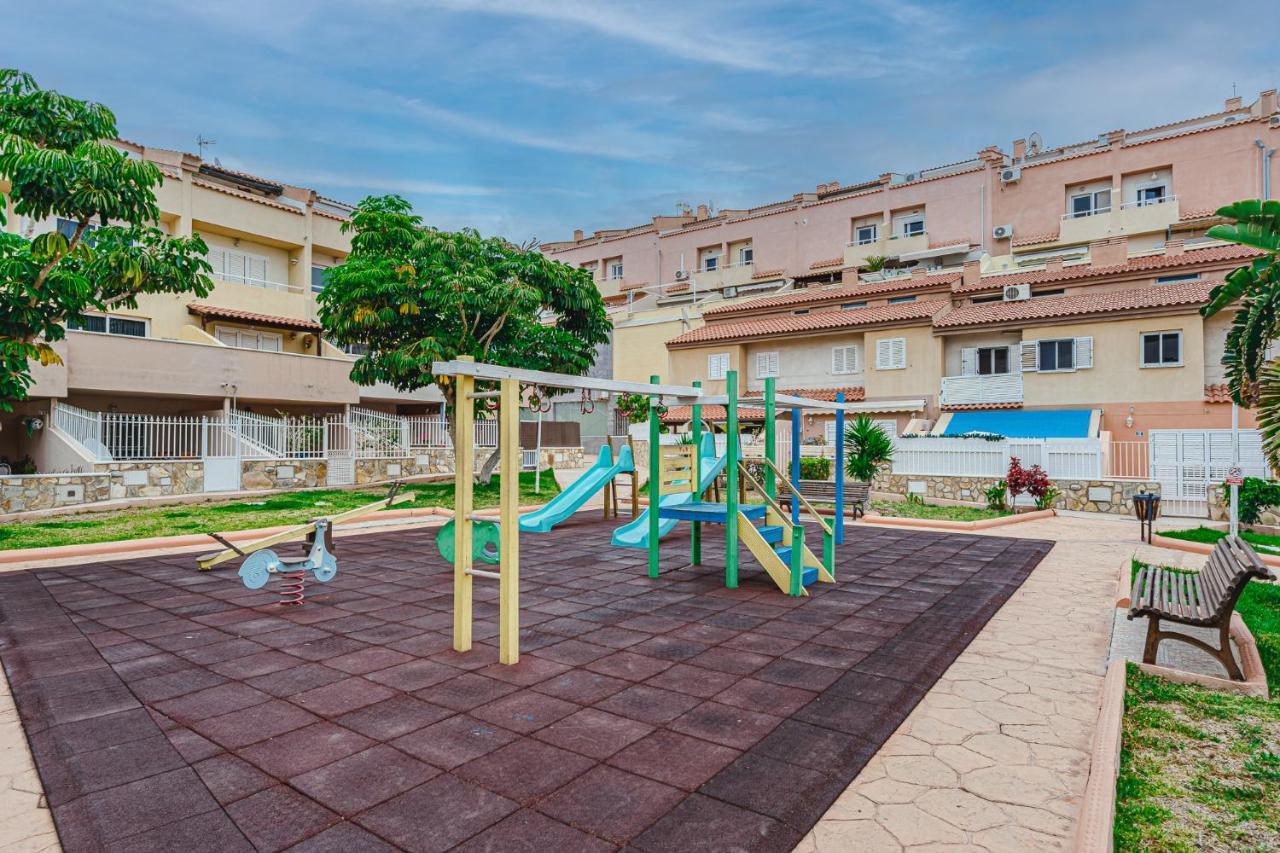 Red Large Family Apartment, Three Floors, 10 Guests Costa Adeje  Exterior photo