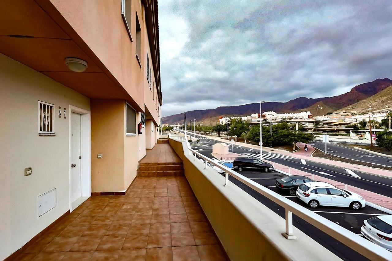Red Large Family Apartment, Three Floors, 10 Guests Costa Adeje  Exterior photo